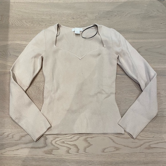 Light pink top - Picture 1 of 3